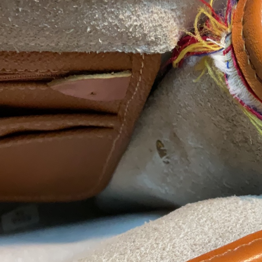 Classic Dooney & Bourke White and Brown Leather crossbody Bag - Picture 8 of 13